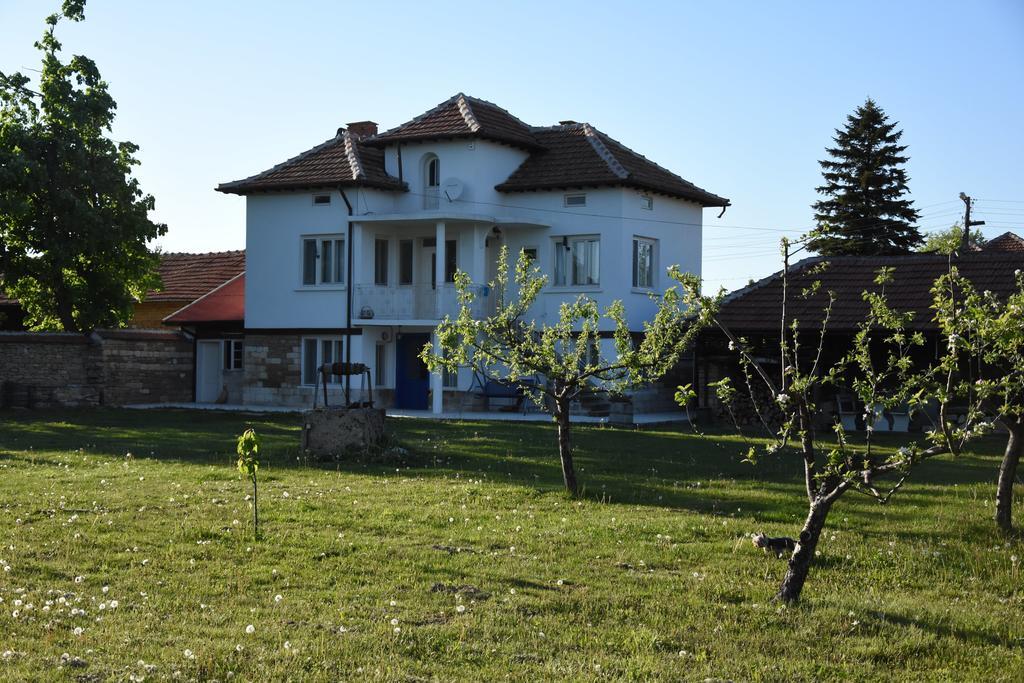 Guest House Ongal Крушуна Экстерьер фото